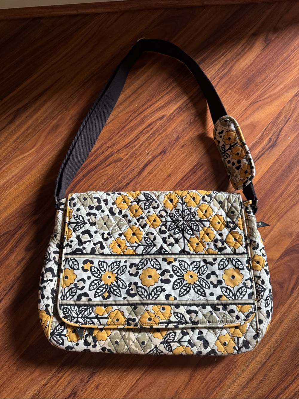 Vera Bradley Yellow Black Quilted Floral Crossbody Messenger Bag EUC